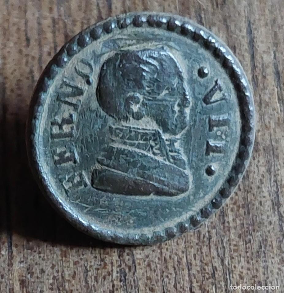 Militaria: Bonito boton de Fernando VII