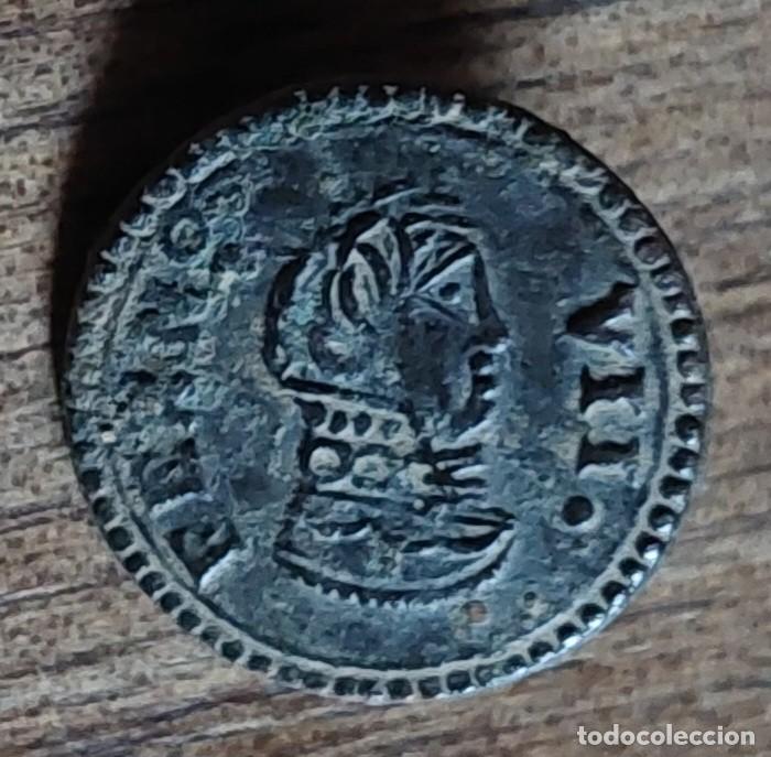 Militaria: Bonito boton de Fernando VII