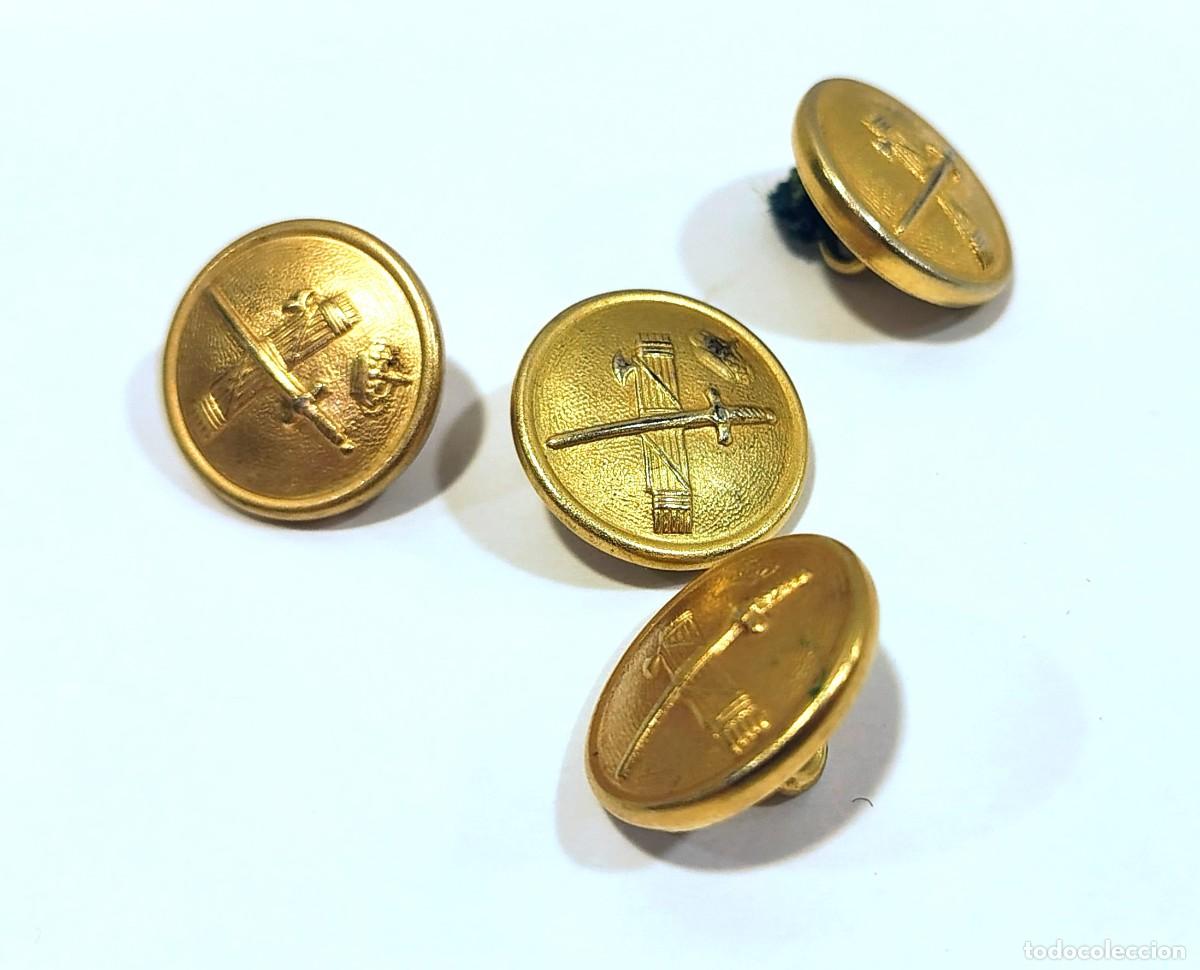 Militaria: Lote 4 botones met&aacute;licos dorados oficiales. Guardia Civil. Emblema Haz y Espada Cruzada. C004
