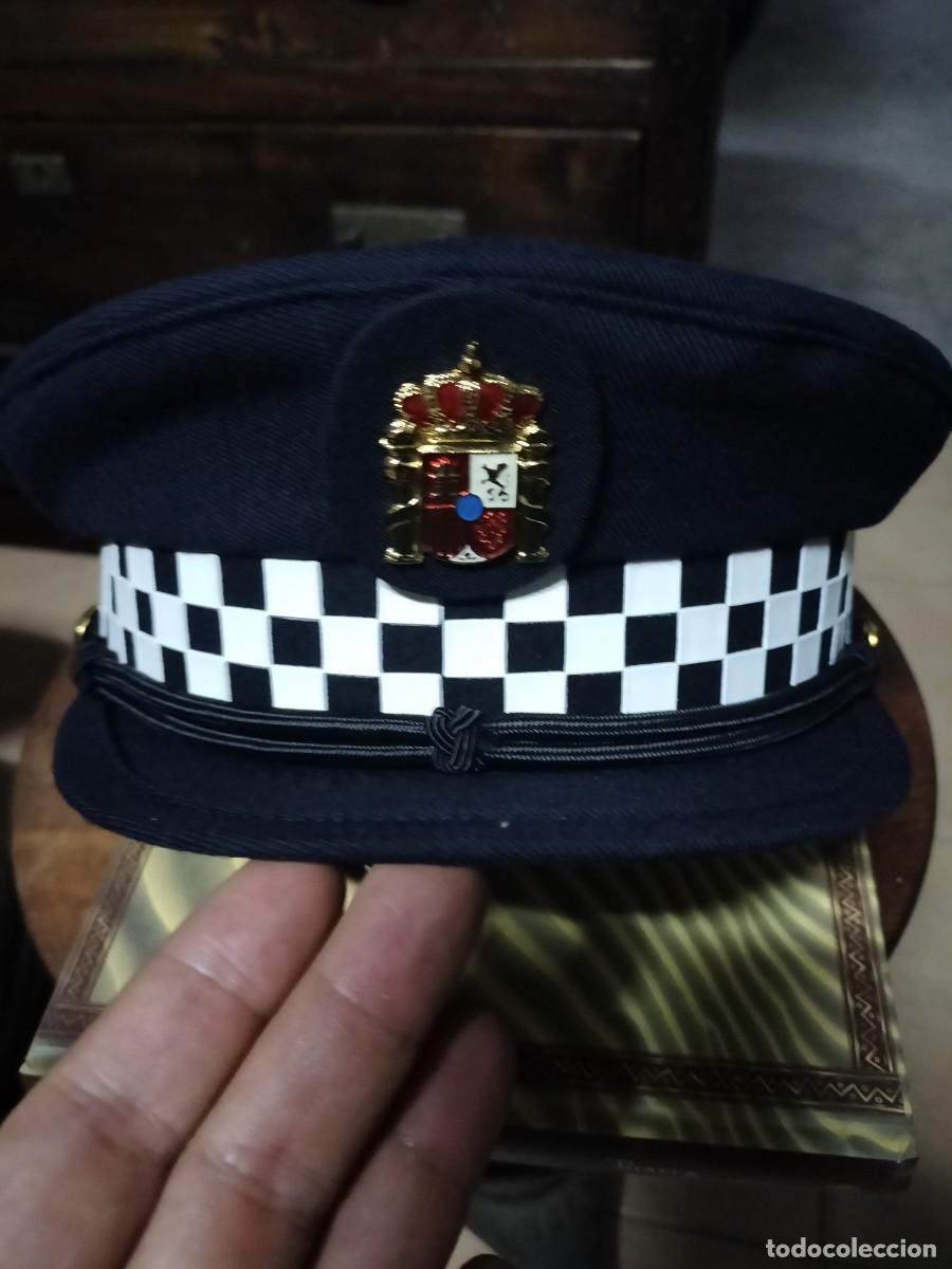 Militaria: Antigua gorra de plato obsoleta de polic&iacute;a local NUEVA SIN SIN USO