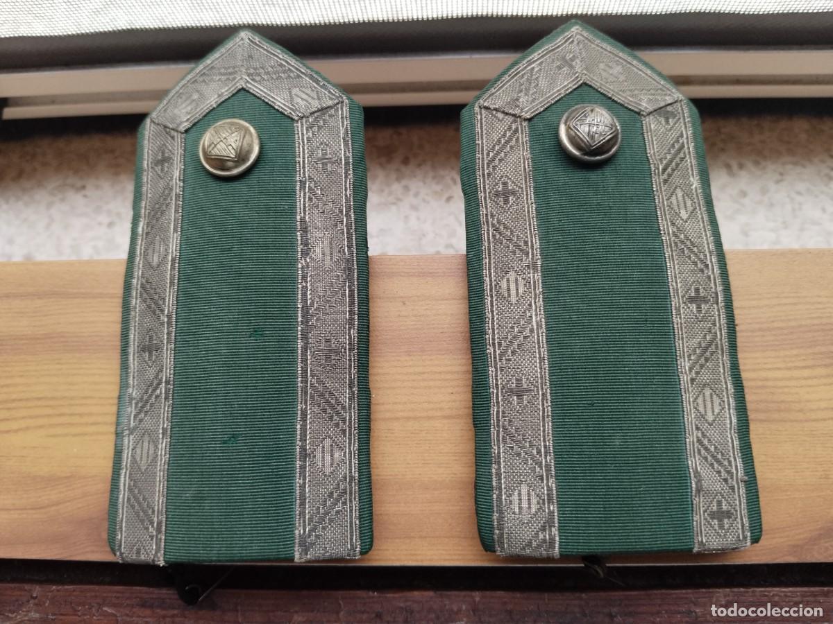 Militaria: HOMBRERAS DE OFICIAL DE VIGILANCIA AYUNTAMIENTO DE BARCELONA A&Ntilde;OS 60