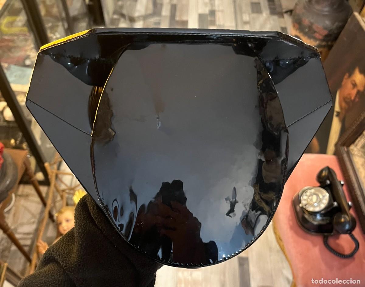 Militaria: Tricornio antiguo Guardia Civil Manufacturas Valle Madrid negro tipo charol militaria