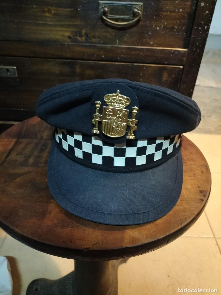 Militaria: Antigua gorra de plato. Polic&iacute;a local