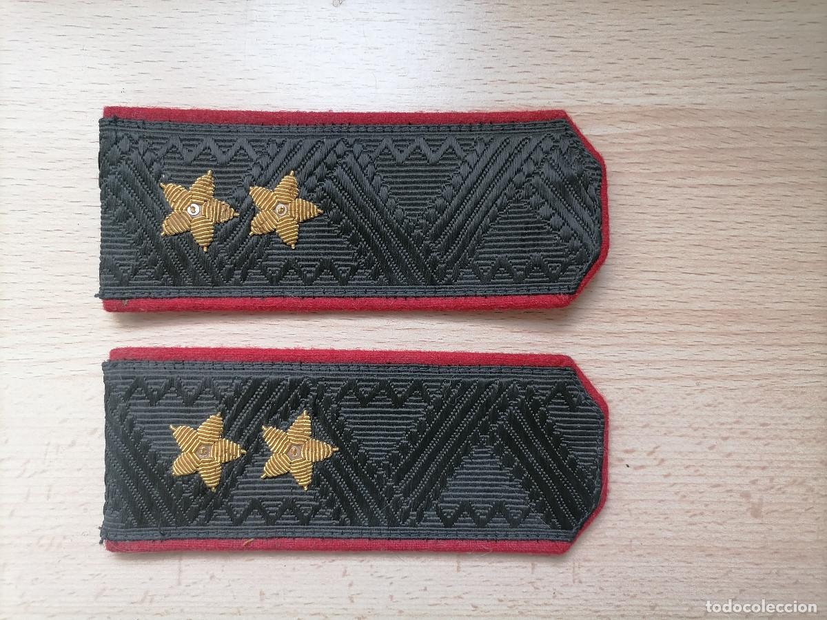 Militaria: Par de Hombreras Militares URSS