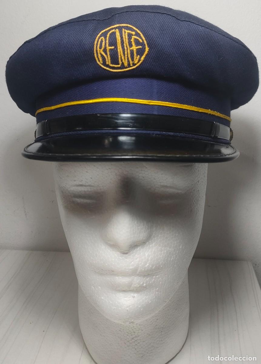 Militaria: Gorra de Renfe modelo 1947 de Sereno