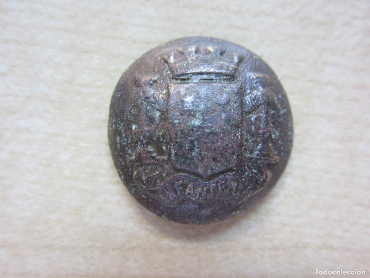 Militaria: Bot&oacute;n de Infanter&iacute;a de la 1&ordm; Rep&uacute;blica 1873-1874 con Corona Mural Di&aacute;metro 2 cm