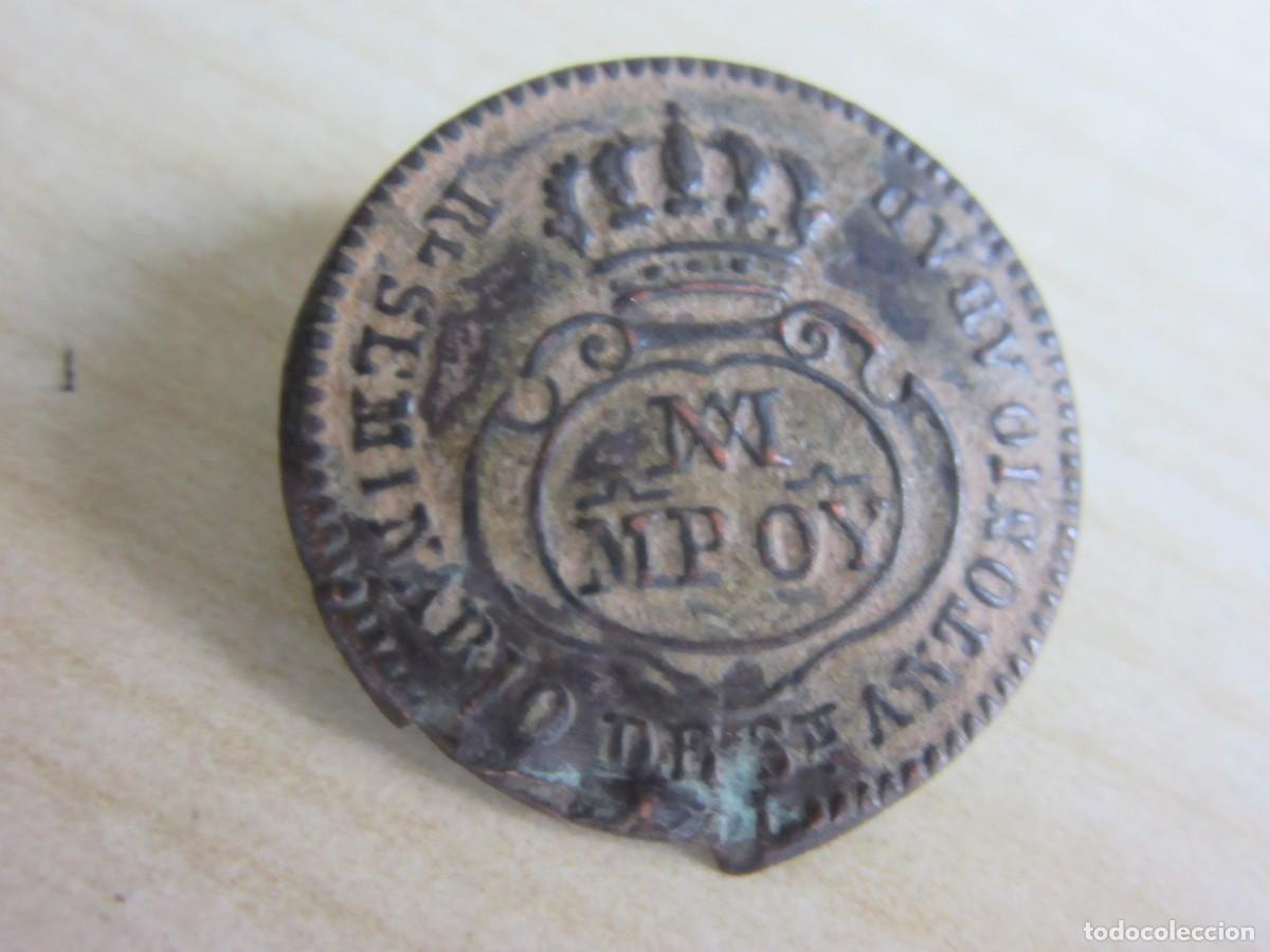 Militaria: Bot&oacute;n de las Escuelas P&iacute;as Seminario de San Juan Abad Finales S XIX o principios XX Di&aacute;metro ,3 cm