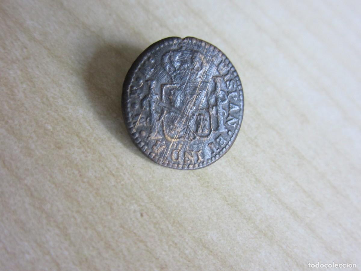 Militaria: Escaso bot&oacute;n monetario de Finales S XVIII Semejando moneda emitida en M&eacute;jico Di&aacute;metro 1,5 cm