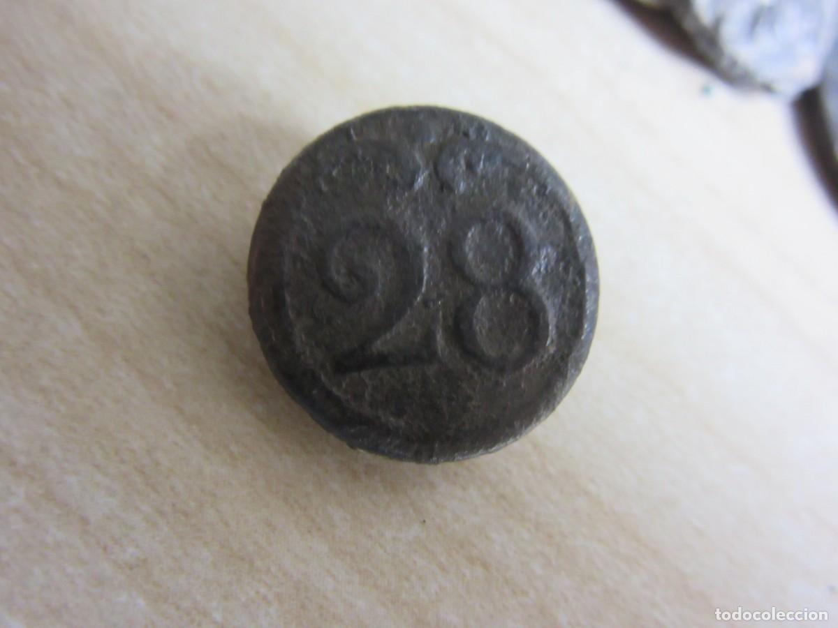Militaria: Bot&oacute;n franc&eacute;s del Regimiento 28 de Infanter&iacute;a Guerra Independencia Di&aacute;metro 1,6 cm
