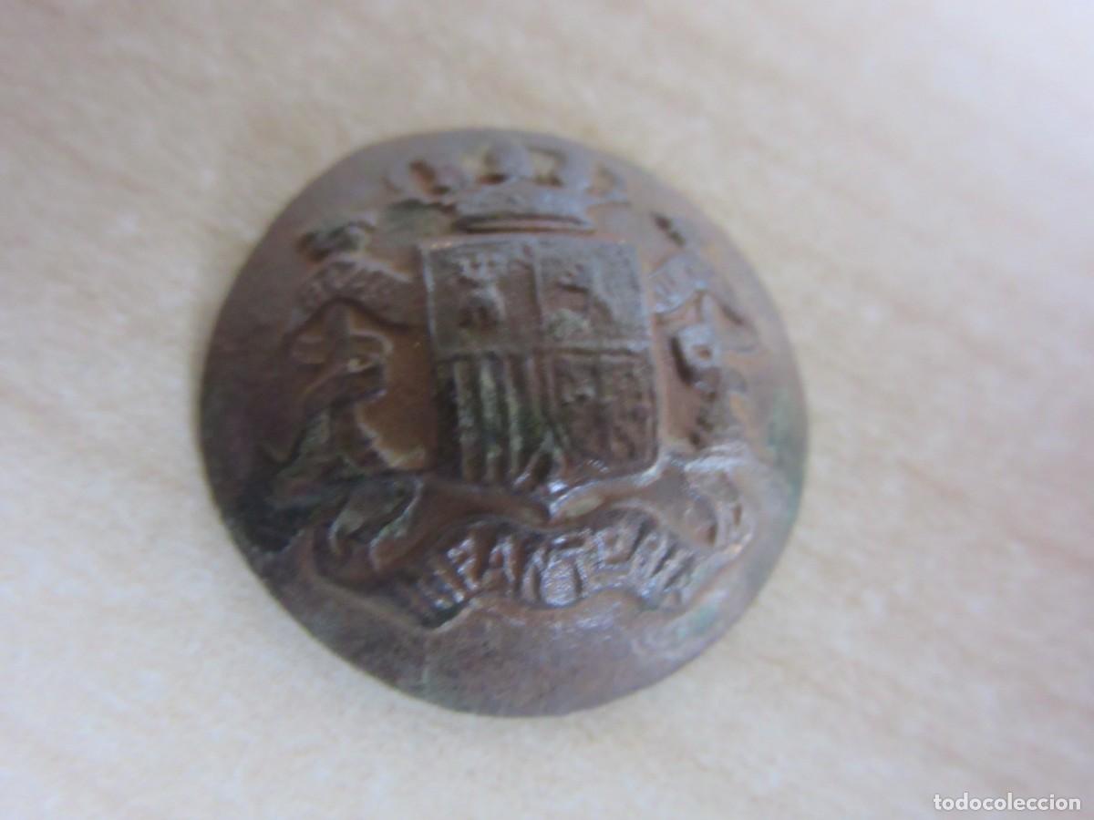 Militaria: Bot&oacute;n de Infanter&iacute;a hacia 1874 Sin escus&oacute;n de los Borbones Di&aacute;metro 2,1 cm