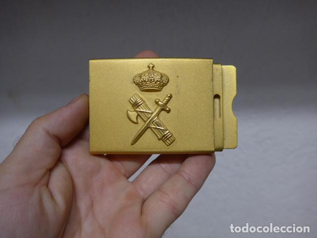 Militaria: Antigua hebilla de la Guardia civil de epoca de Juan Carlos I, original.