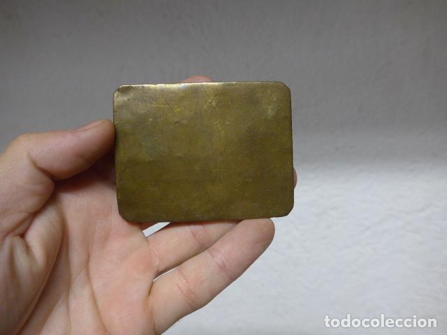 Militaria: Antigua hebilla lisa de miliciano de guerra civil. Original.