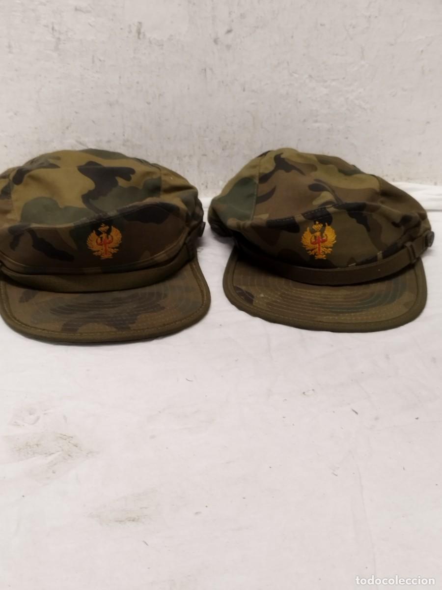 Militaria: Dos gorras militares del ejercito espa&ntilde;ol. De camuflaje. Talla M y P.