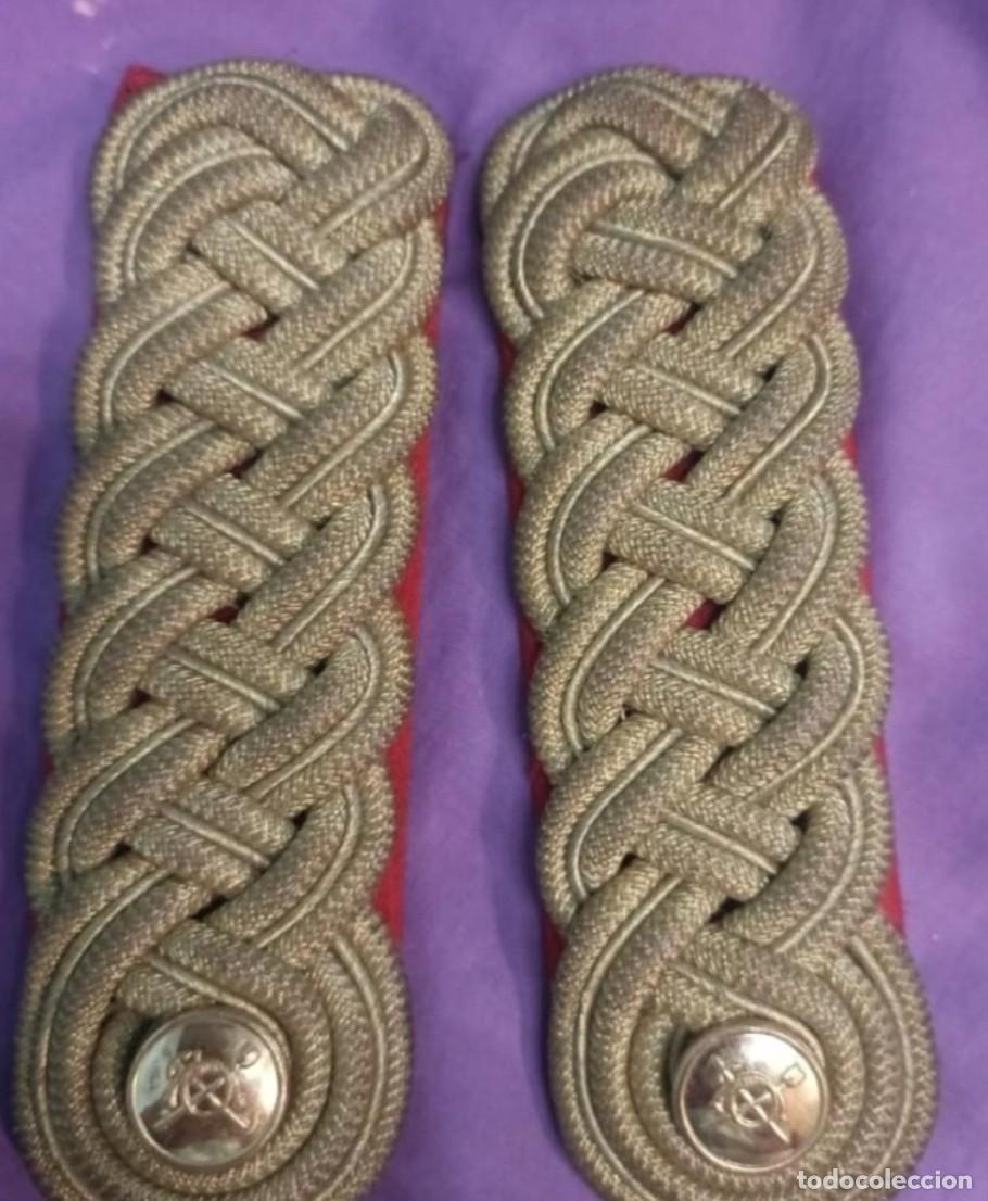 Militaria: Hombreras oficial infanteria