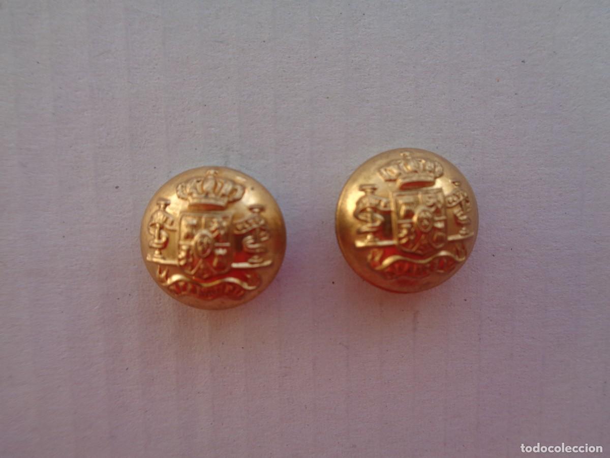 Militaria: LOTE DE 2 PEQUE&Ntilde;OS BOTONES DE INFANTERIA DE ALFONSO XIII . DORADOS DE VICENTE RODRIGUEZ