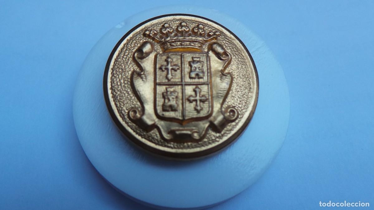 Militaria: Bot&oacute;n escudo de Palencia