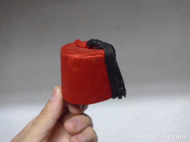 Militaria: Antiguo peque&ntilde;o gorro tarbuch en miniatura. Regulares.