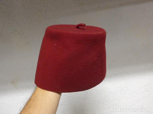 Militaria: Antiguo gorro tarbuch original de Tiradores del Ifni del Sahara, epoca de Franco.