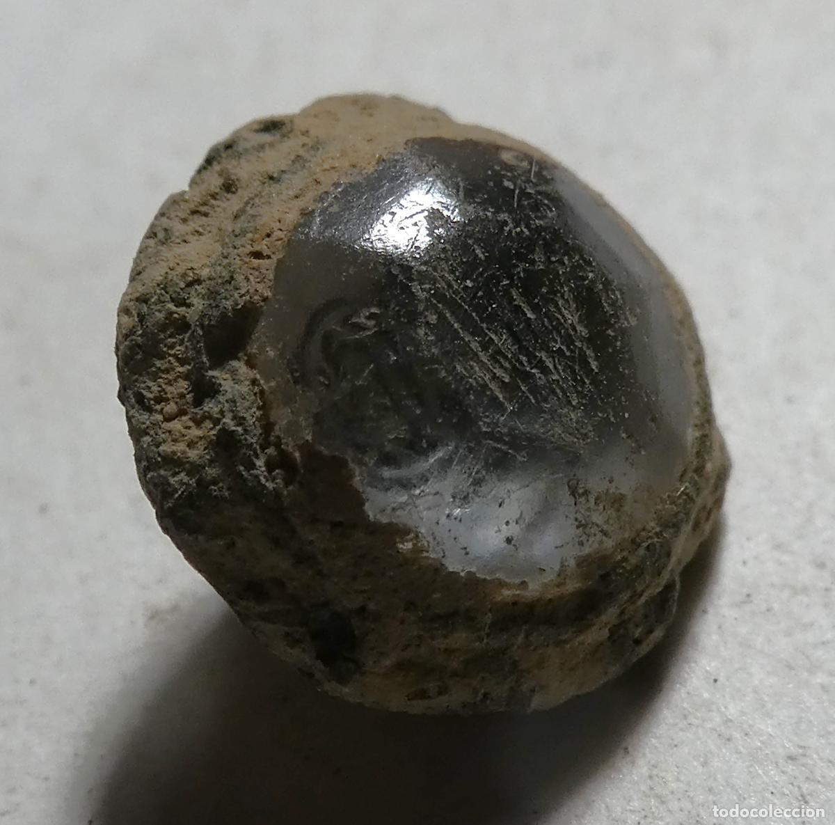Militaria: Antiguo boton con cristal central a identificar