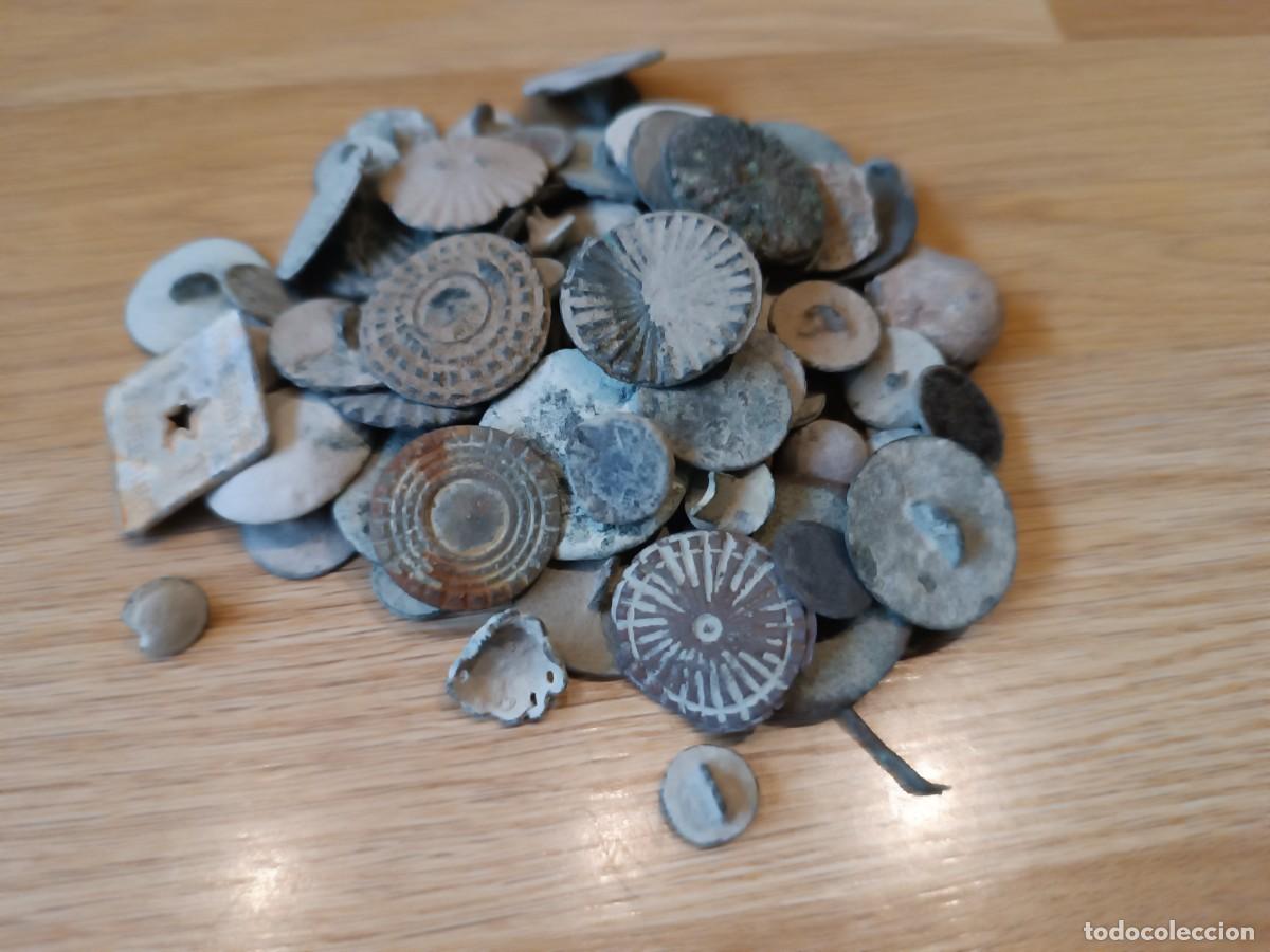 Militaria: Lote botones antiguos (S. XVIII - XIX) &bull; Boton&iacute;stica
