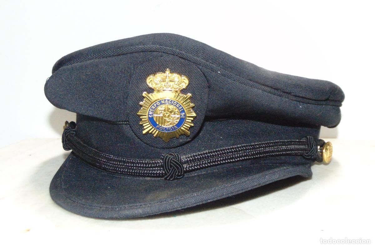 Militaria: ANTIGUA GORRA DEL CUERPO NACIONAL DE POLICIA ESPA&Ntilde;OLA, CON EMBLEMA METALICO EN EL CENTRO