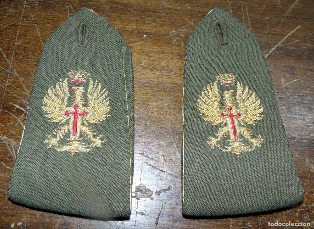 Militaria: PAR DE HOMBRERAS RIGIDAS DE EJERCITO ESPA&Ntilde;OL DE TIERRA ESPA&Ntilde;OL EPOCA FRANCO, PERFECTO ESTADO