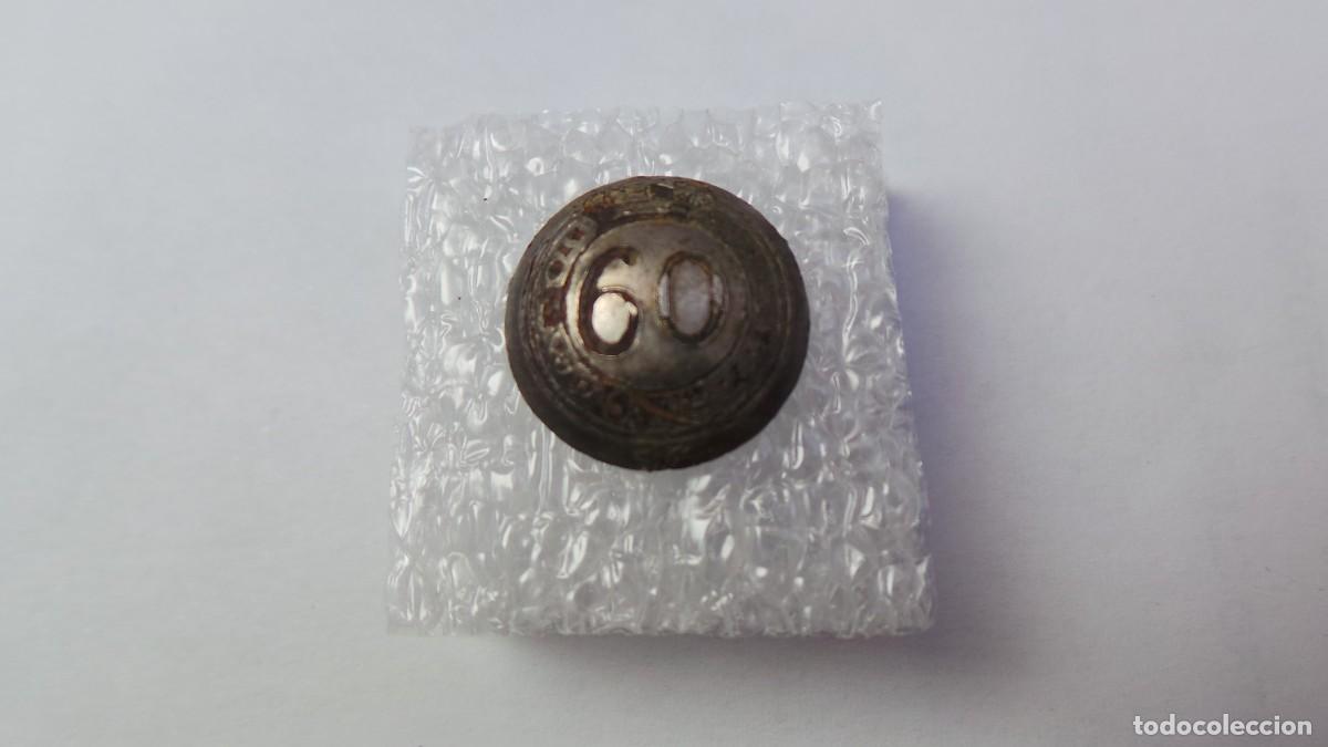 Militaria: Bot&oacute;n ingl&eacute;s 60th Regt of Foot