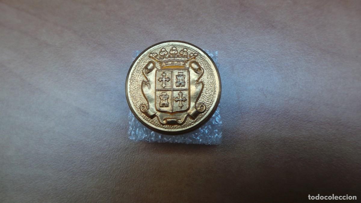 Militaria: Bot&oacute;n escudo de Palencia