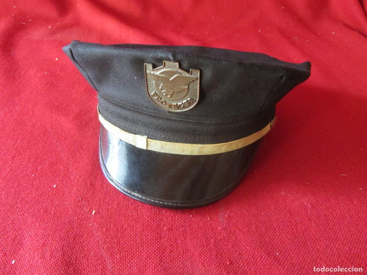 Militaria: GORRA DE PLATO EMPRESA DE SEGURIDAD PROTECSA.
