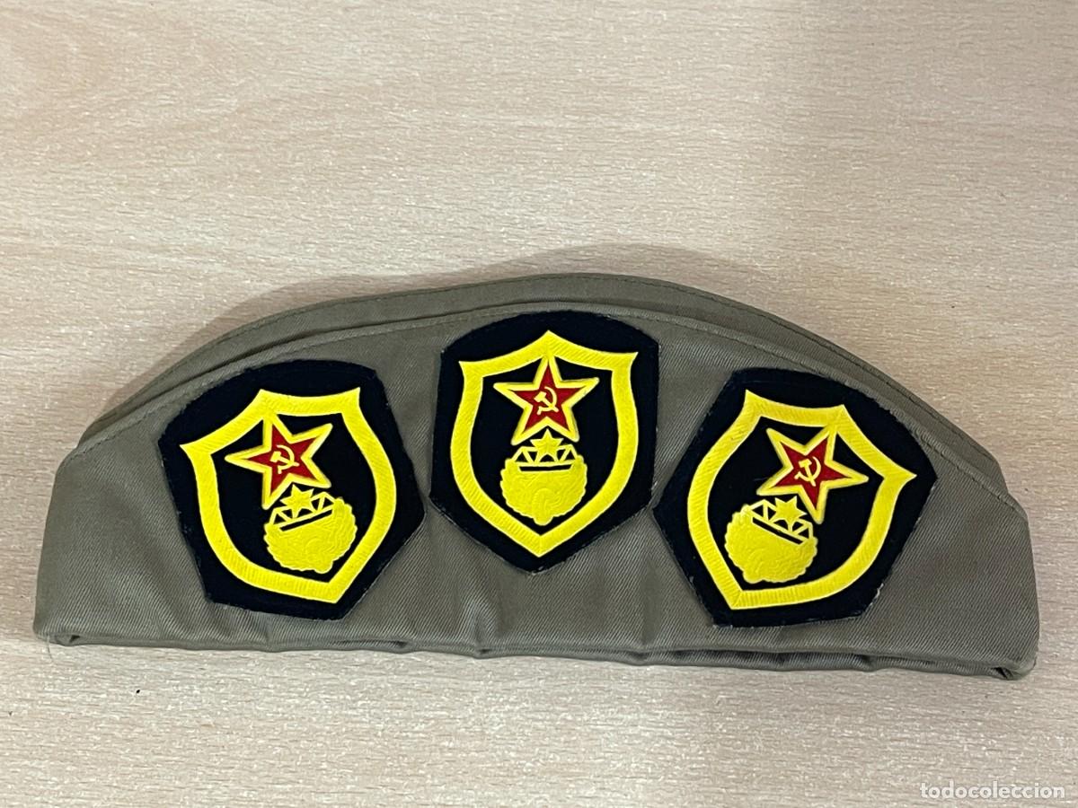 Militaria: Antigua Gorra rusa militar Pilotka Ej&eacute;rcito Sovi&eacute;tico con parches CCCP URSS Ucrania '79 guerra fr&iacute;a