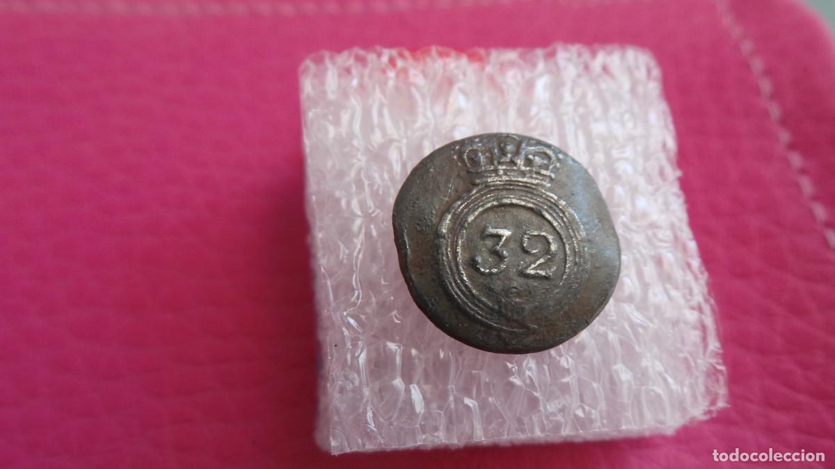 Militaria: Bot&oacute;n ingl&eacute;s del 32nd Reg of Foot