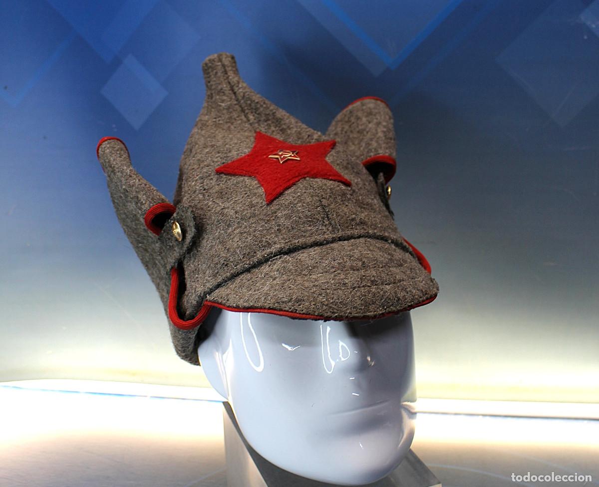 Militaria: Gorro militar de invierno Budi&oacute;novka (будёновка), infanter&iacute;a del Ej&eacute;rcito Rojo de la Uni&oacute;n Sovi&eacute;tica