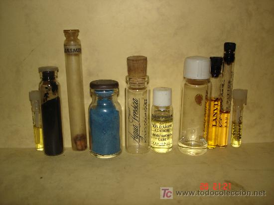 Miniaturen von alten Parf&uuml;men: 10 FRASQUITOS ENTRE MUESTRAS Y POLVOS