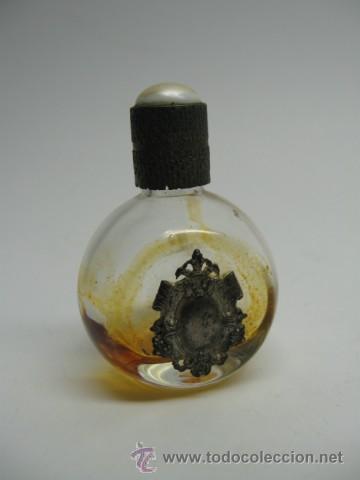 Miniaturas de perfumes antiguos: ANTIGUA Y PRECIOSA BOTELLITA DE PERFUME EN MINIATURA CRISTAL Y SILVER PLATED. MIDE 5,50 X 3,5 CM.