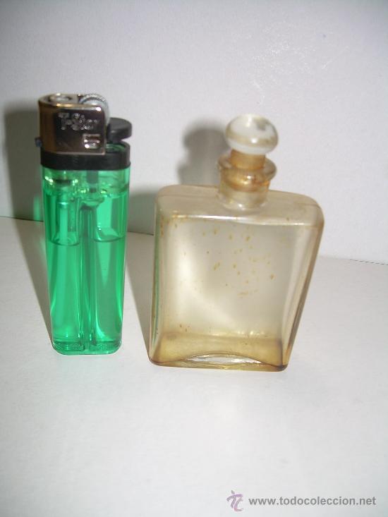Miniaturas de perfumes antiguos: ANTIGUA BOTELLA DE PERFUME - Foto 2