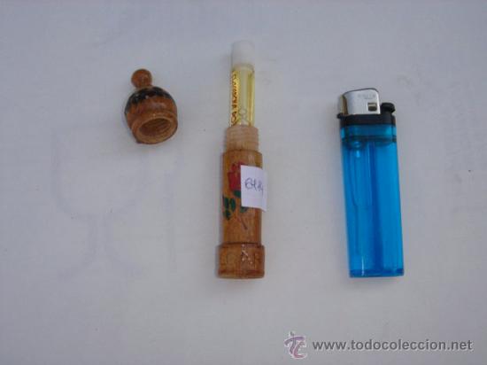 Miniaturas de perfumes antigos: Peque&ntilde;o porta perfumes.