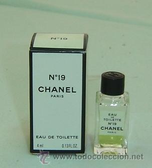 &Eacute;chantillons de parfums anciens: MUESTRA MINIATURA COLONIA n&ordm;19 DE CHANEL-SEMILLENA CON CAJA ORIGINAL 4ML