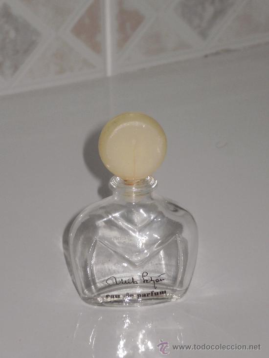 Miniaturas de perfumes antigos: MINI BOTELLITA DE PERFUME EN CRISTAL , MILA SCHON - MILANO . 8CC./ML .REF:021.01