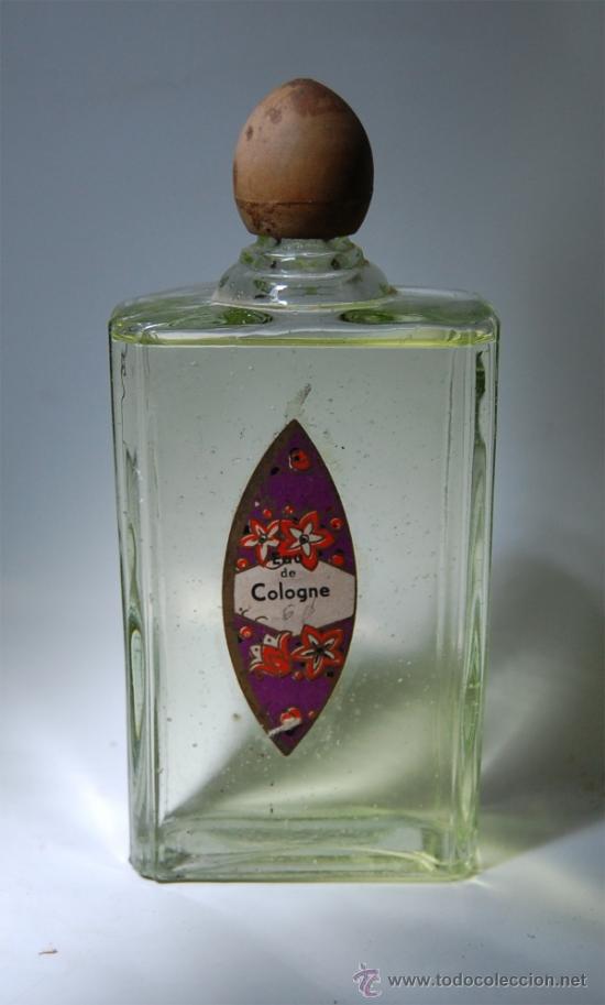 Miniature di profumi antiche: FRASCO DE COLONIA EAU DE COLOGNE CON TAP&Oacute;N DE MADERA // MUY ANTIGUO APROX. 100 ML