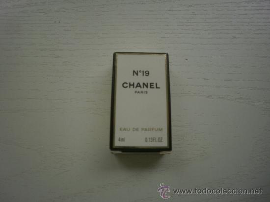 Miniaturas de perfumes antiguos: FRASQUITO DE PERFUME DE CHANEL N&ordm; 19 - CON SU CAJITA