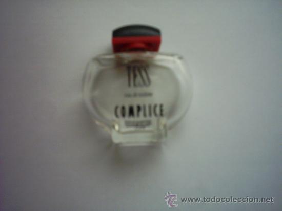 Miniaturas de perfumes antiguos: FRASCO DE EAU DE TOILETTE TESS COMPLICE. 25 ML. VAC&Iacute;O. 6 X 6,5 X 2 Cm.