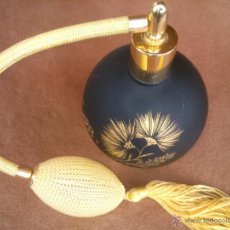 Miniaturas de perfumes antiguos: ANTIGUO PERFUMERO DE CRISTAL PINTADO A MANO. DE SOBREMESA. Lote 40588333