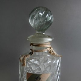 Antigua botella EXTRACTO ROSA DE WINDSOR de Mas Perfumes de Lujo. VINTAGE