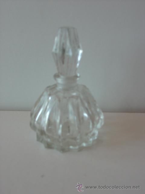 Miniaturas de perfumes antiguos: Perfumero tallado de cristal - Foto 1
