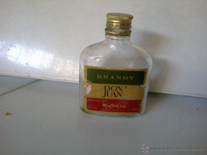 Miniaturas de perfumes antiguos: botellin vacio brandy don juan ( mas 5 euros gastos envio) 11 x 8 cm aprox, tal cual se ve en fotos