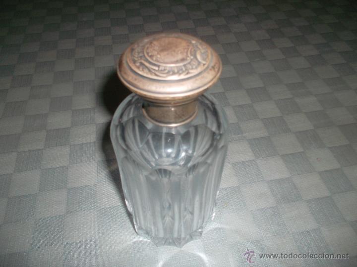 Miniaturas de perfumes antiguos: botella de perfume con tapon en plata y cristal cortado