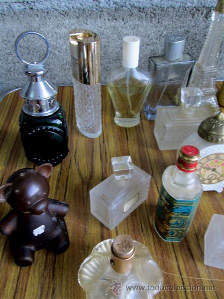 Miniaturas de perfumes antiguos: Lote de 21 perfumeros - Foto 2
