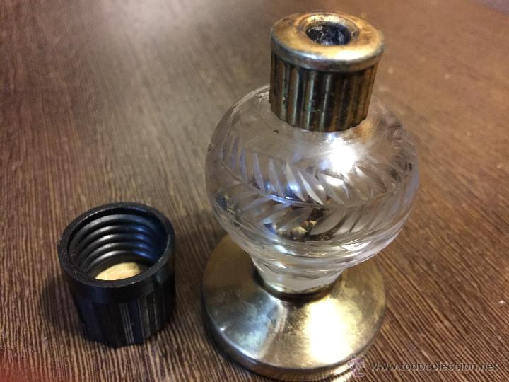 Miniaturas de perfumes antigos: Preciosa botella de perfume, en cristal tallado. Mide aprox 7x4,5cm.