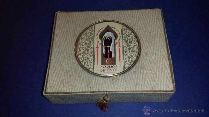 Miniaturas de perfumes antiguos: COLONIA MADERAS DE ORIENTE DE MYRURGIA, ESTUCHE CON COLONIA Y JABON