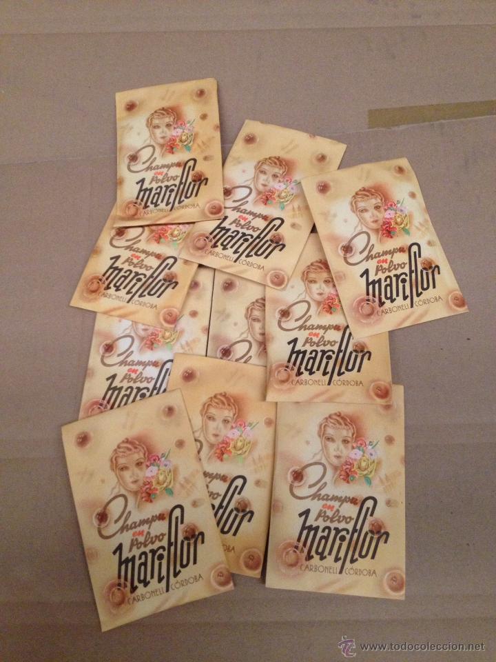 Miniaturas de perfumes antigos: LOTE DE 12 SOBRES DE CHAMPU A&Ntilde;OS 50